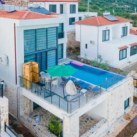 Deniz Ve Orman Manzarali Sifir Esyali Saunali Lueks Villa