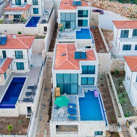 Deniz Ve Orman Manzarali Sifir Esyali Saunali Lueks Kaş