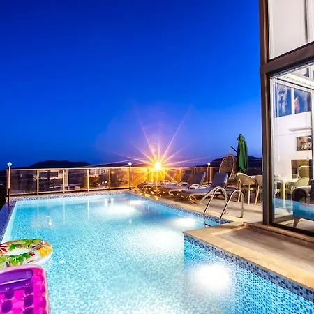 Deniz Ve Orman Manzarali Sifir Esyali Saunali Lueks Villa